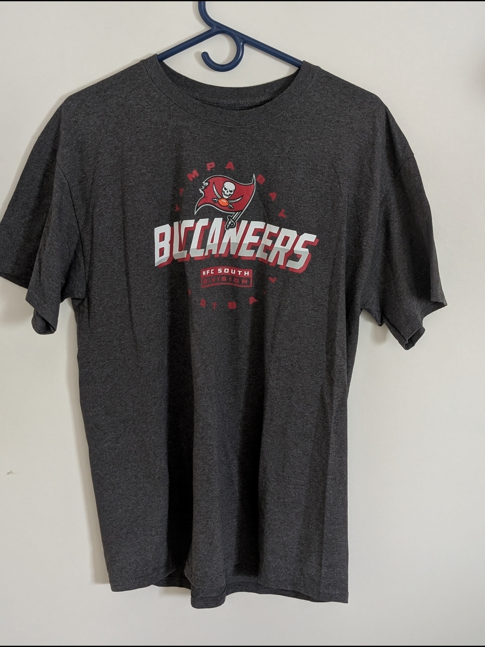 NFL Team Apparel Tampa Bay Buccaneers Gray NFL Short Sleeve T-Shirt Size L